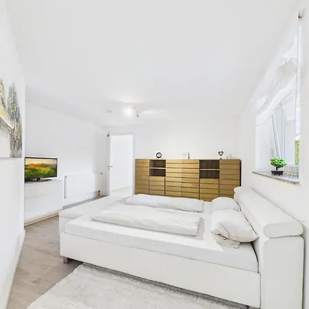 Winter Garden Dream Steinheim Apartment *
